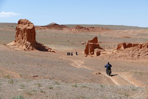 Mongolei Motorradreisen: Enduro durch Gobi und Steppe