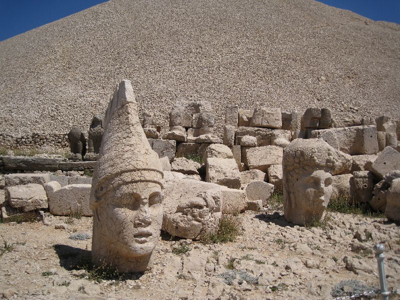 Auf unseren Motorradreisen an den Riesenköpfe in der Anatolischen Einsamkeit