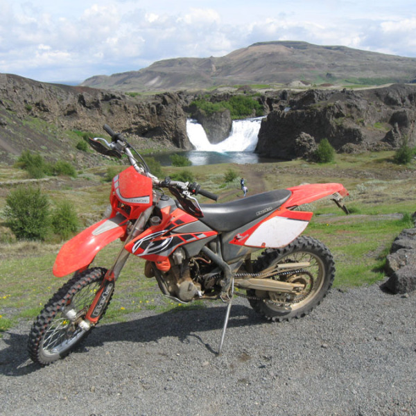 Motorradreisen Island Fjord Wasserläufe Djúpavík