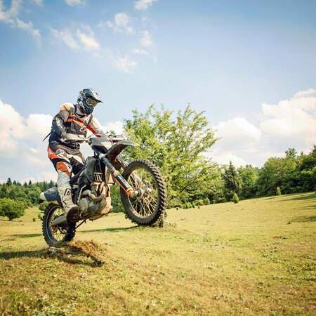 8 dias de viagem de moto off-road guiada na Bósnia, a partir de Bugojno