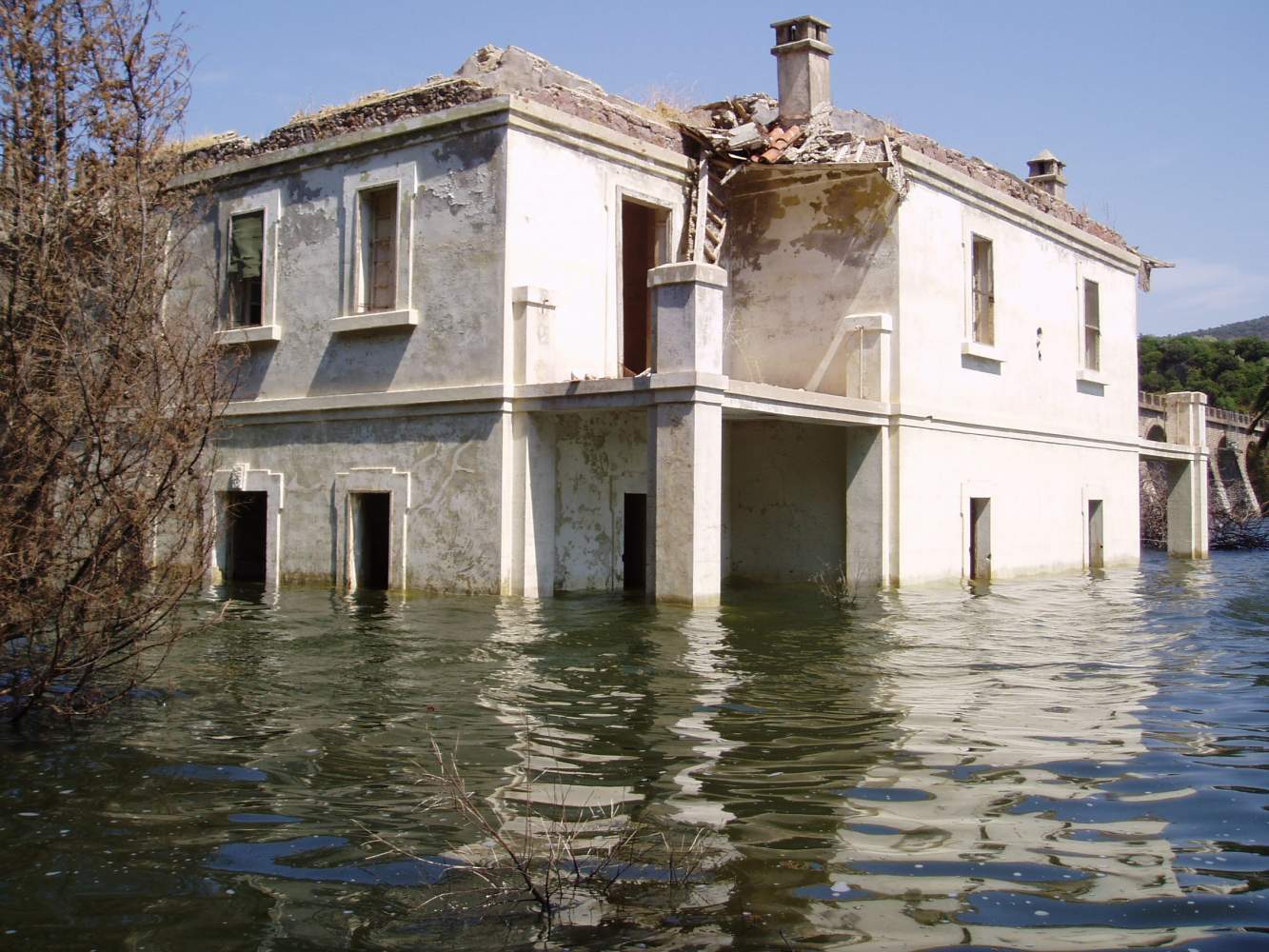  Flumendosa Stausee Motorrad Stopp mit Schwimmpause