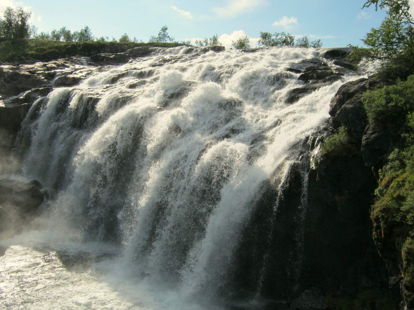 Wasserfall auf Trekking Reise Schweden Wasserfall Trekking-Reise
