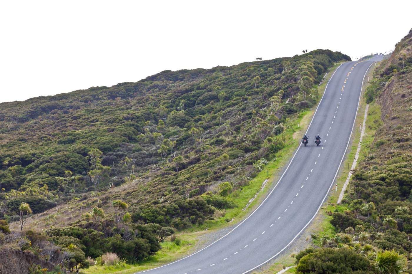 Motorradfahrer  Straße iNeuseeland Motorradreise Overcross 