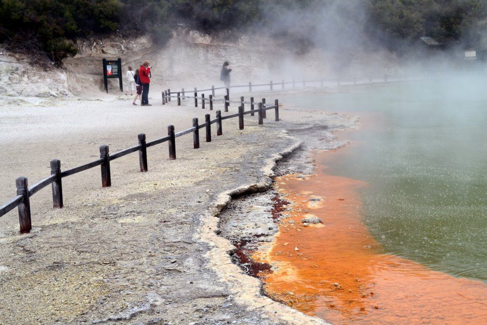 Rotorua der geothermischer Hotspot Neuseelands​ Overcross 