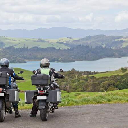 Motorradreisen Neuseeland: Kurven, Pässe & beide Inseln