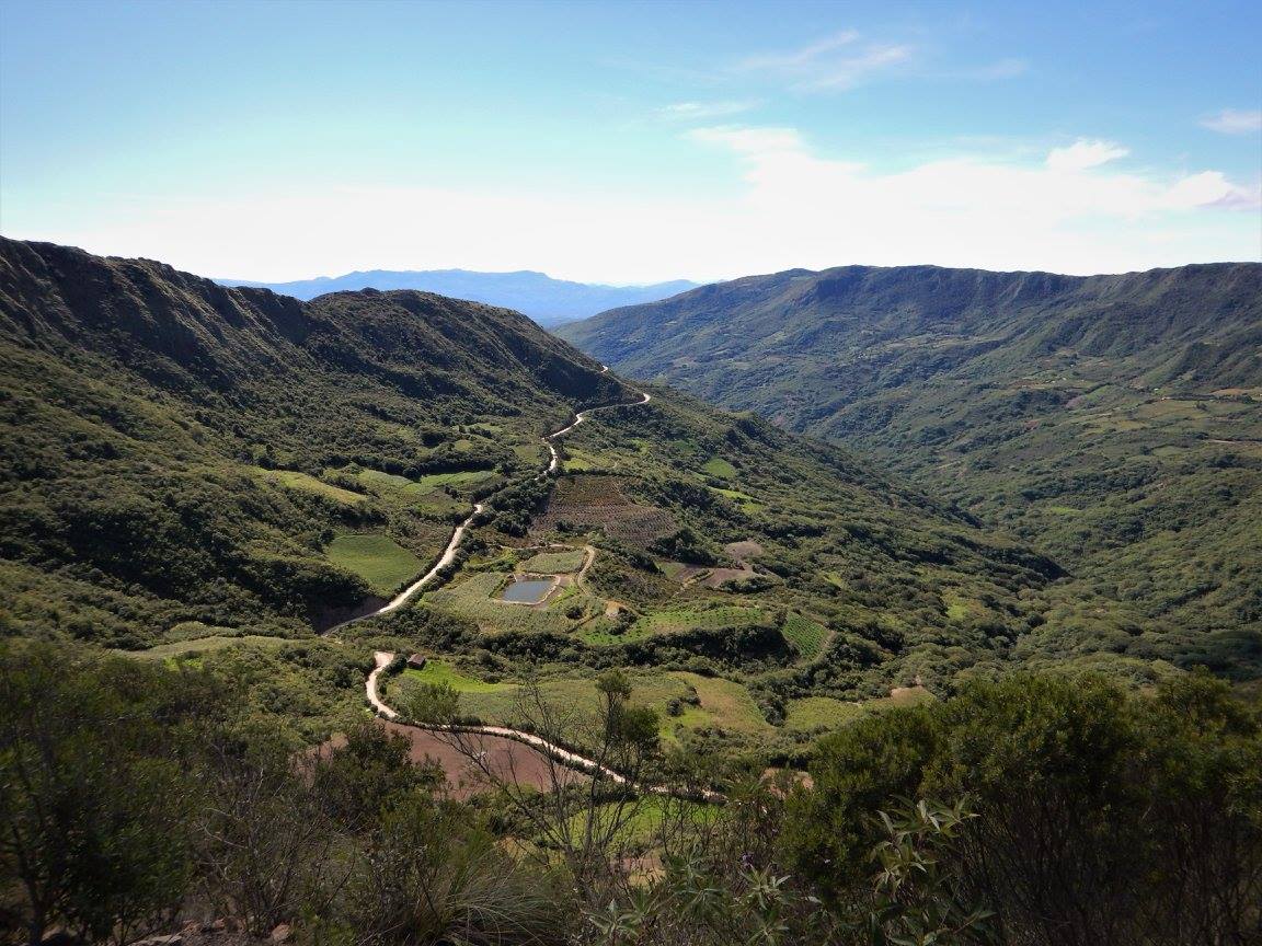 Grandiose grüne Berglandschaften erwarten Dich auf der Bolivien Endurotour