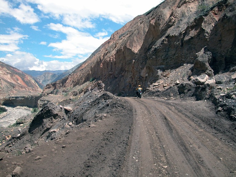 Motorradreise durch die Berge Perus