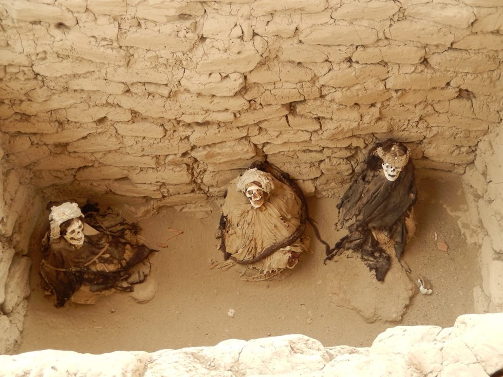Mumien auf dem Friedhof von Chauchilla