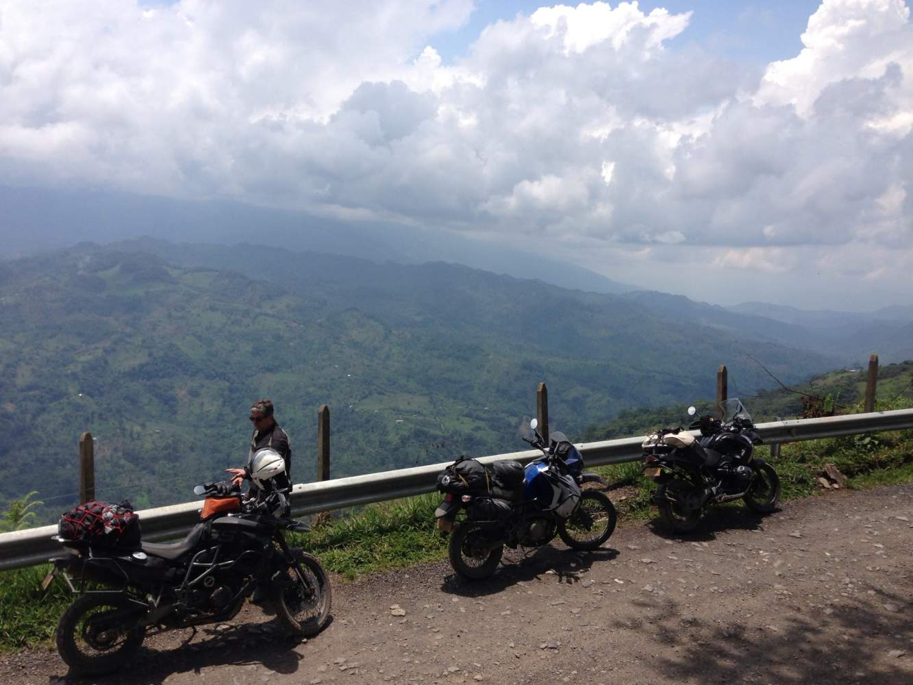 Kolumbien Motorradreise mit gigantischer Aussicht auf die Anden
