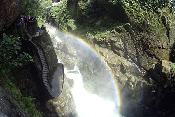 Wasserfall bei Baños, Ecuador