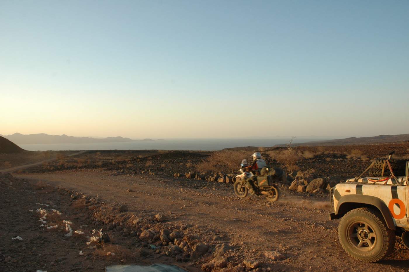 Motorradreise durch das Herz Afrikas - über Schotter und Sand