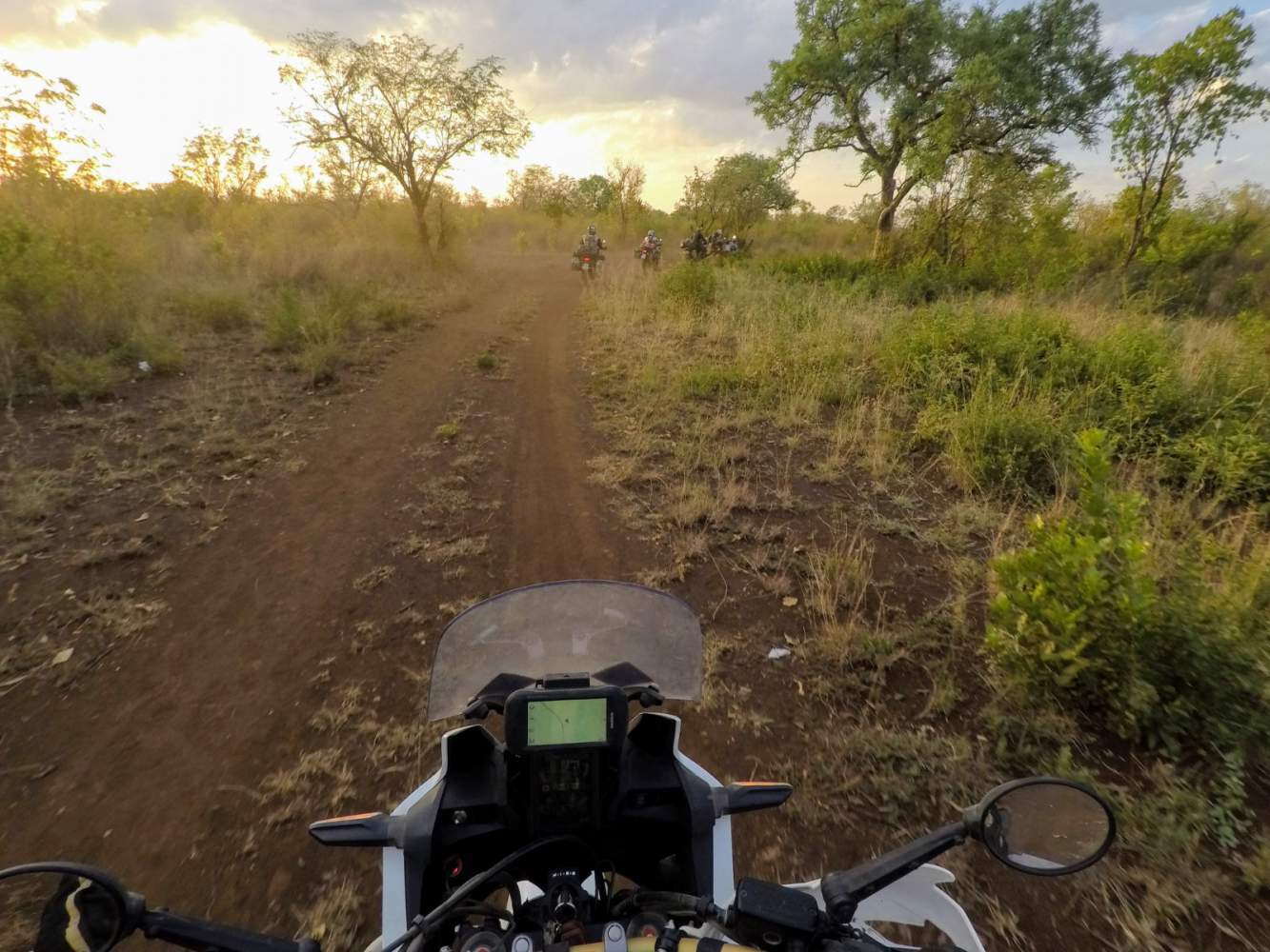 Offroad mit den Enduros durch den Busch