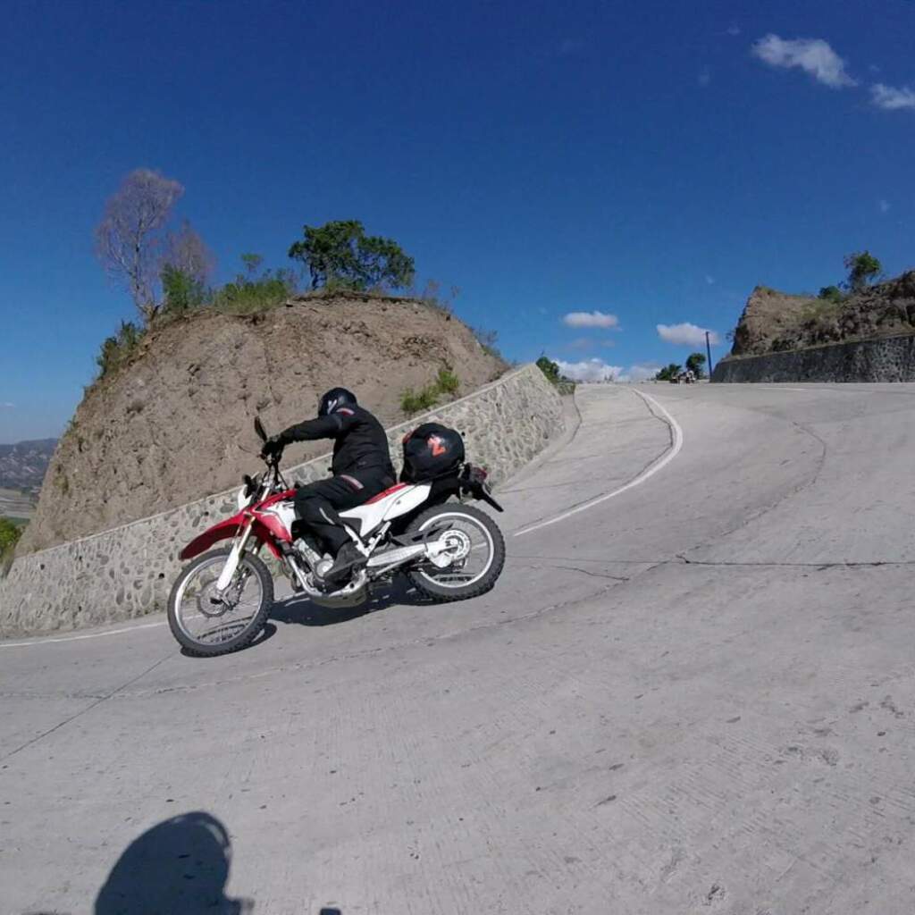 Motorradreisen Philippinen Pagudpud Reisfelder Kite