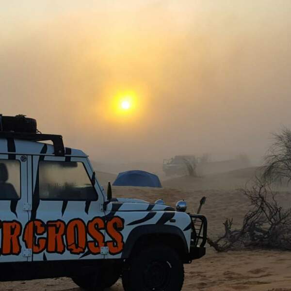 Offroad-Reisen Tunesien Oase geschäftige Wärme