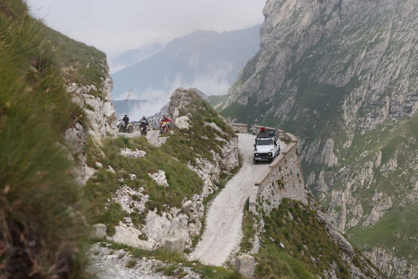 Offroad Motorradreise mit KTM, GASGAS, BMW und Honda Enduros über die Westalpen