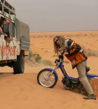 Firmen INCENTIVE Reise mit dem Mofa durch die Sahara