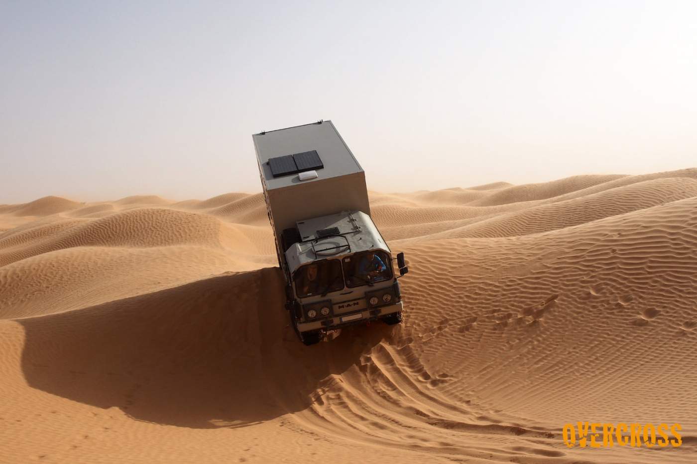 Auf Spurensuche in der Sahara mit dem Overlander Truck