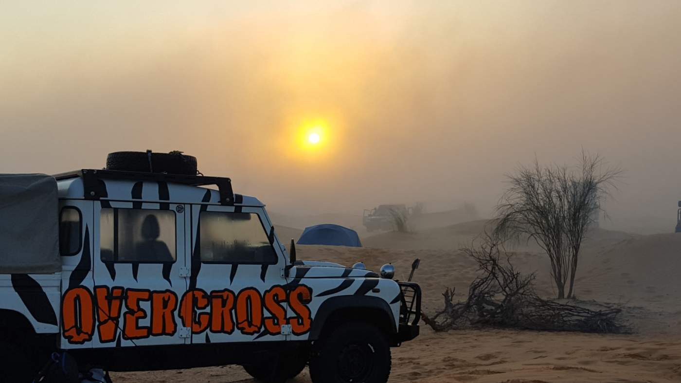 Mit dem Zebra Defender nach der Corona Krise on Tour in Afrika