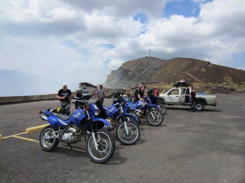 2 viagens de moto guiadas: 7 dias em Cuba, 15 dias na Costa Rica