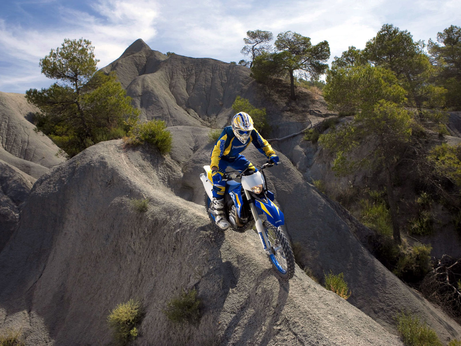Flussdurchfahrt bei einer Enduro-Tour in Istrien, Kroatien